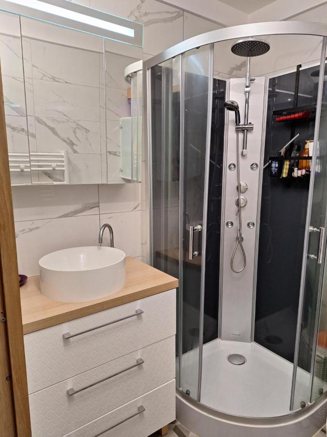 Charmant Appartement Residentiel Avec Terrasse, Jardin Privatif Et Piscine A Cannes קאן מראה חיצוני תמונה
