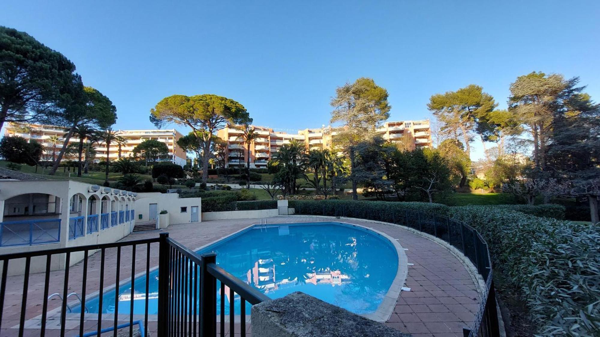Charmant Appartement Residentiel Avec Terrasse, Jardin Privatif Et Piscine A Cannes קאן מראה חיצוני תמונה