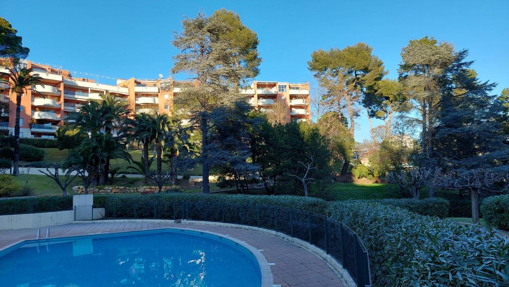 Charmant Appartement Residentiel Avec Terrasse, Jardin Privatif Et Piscine A Cannes קאן מראה חיצוני תמונה